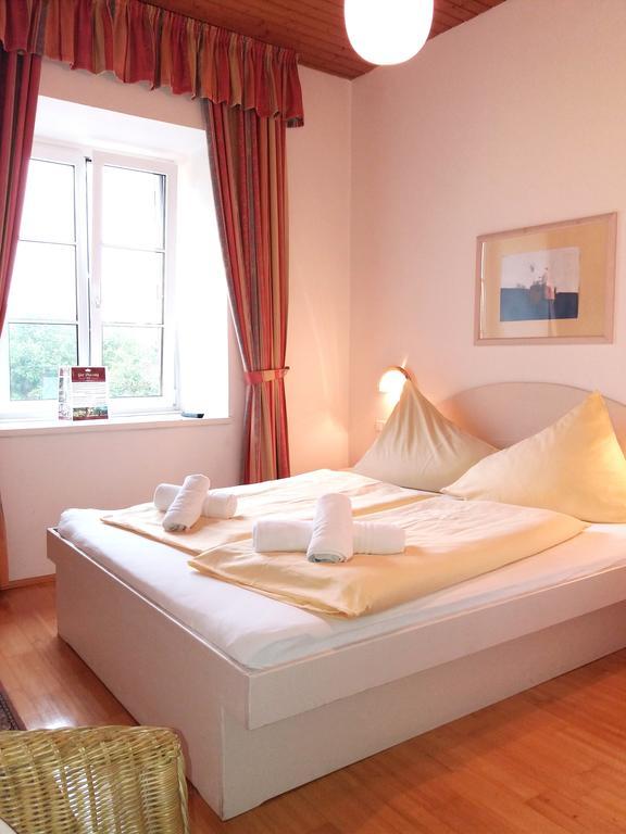 Gut Drasing Hotel Krumpendorf Eksteriør billede
