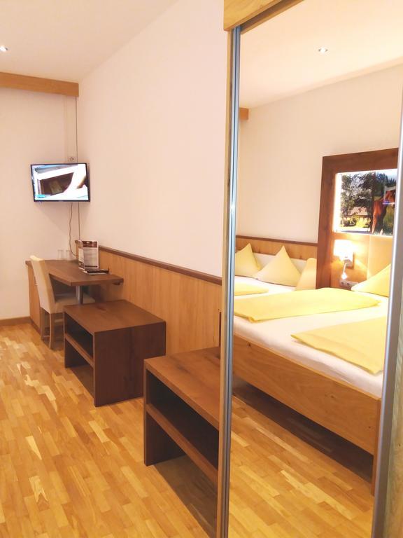 Gut Drasing Hotel Krumpendorf Eksteriør billede